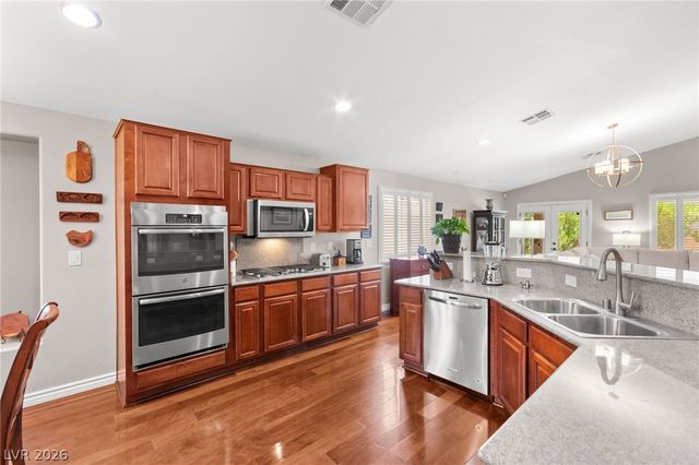 8156 Waltons Mill Court, Las Vegas, NV 89131