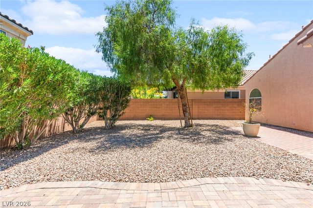 8156 Waltons Mill Court, Las Vegas, NV 89131