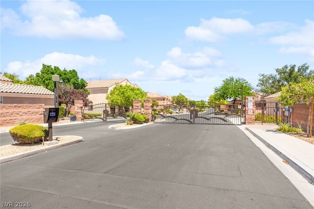 8156 Waltons Mill Court, Las Vegas, NV 89131