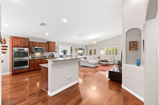 8156 Waltons Mill Court, Las Vegas, NV 89131