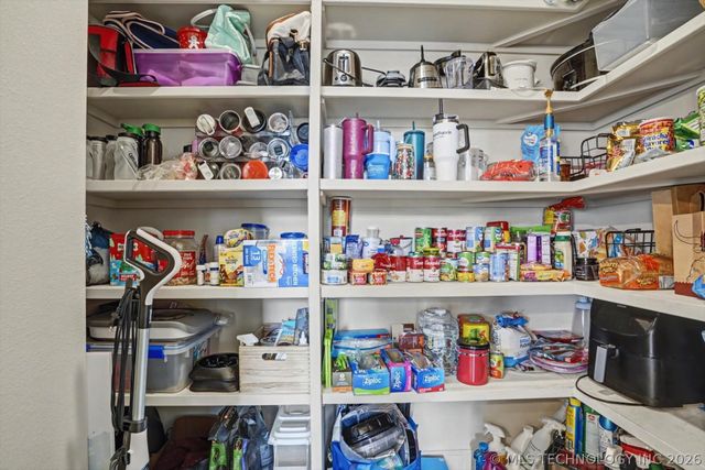 7004 E 124th Place S, Bixby, OK 74008