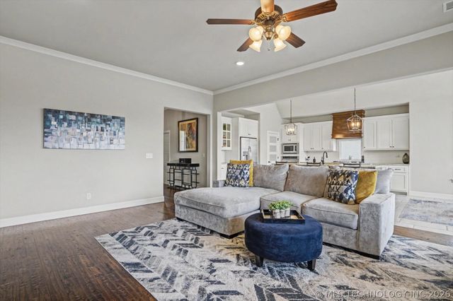 7004 E 124th Place S, Bixby, OK 74008