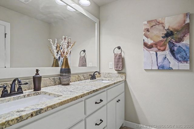 7004 E 124th Place S, Bixby, OK 74008