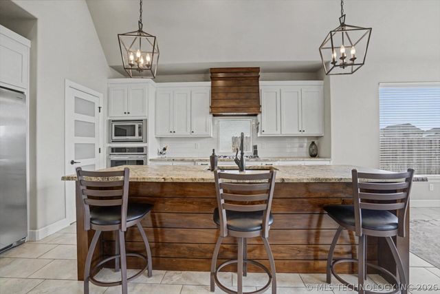 7004 E 124th Place S, Bixby, OK 74008