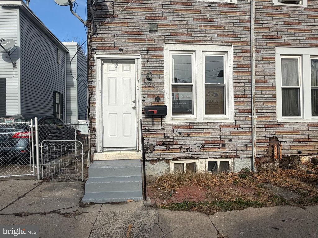 726 GENESEE ST, Trenton, NJ 08611