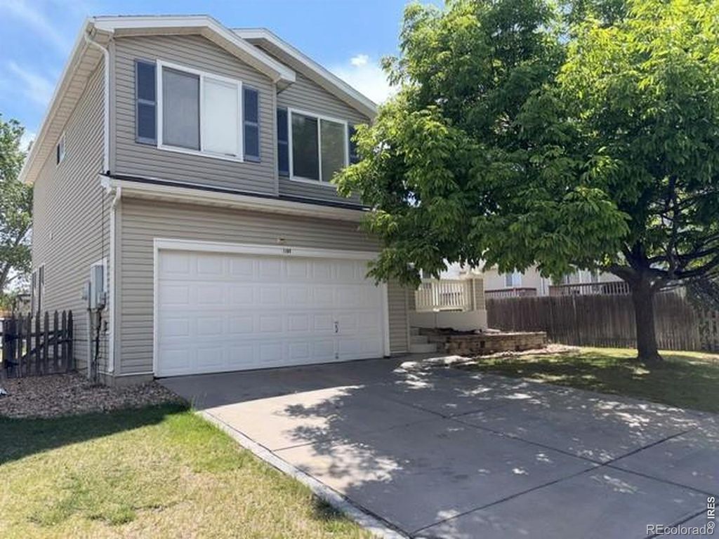 1104 Fall River Circle, Longmont, CO 80504