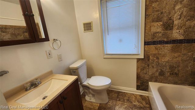 49 E Fairmount Avenue, Pontiac, MI 48340