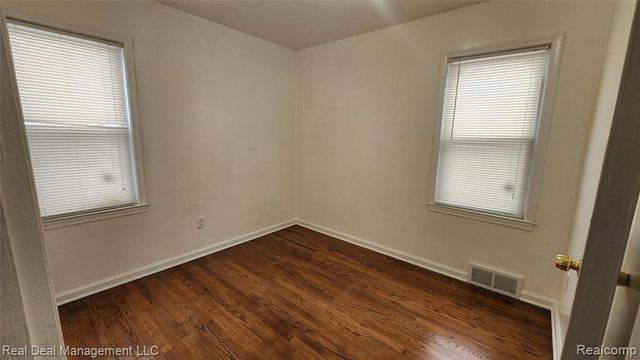 49 E Fairmount Avenue, Pontiac, MI 48340