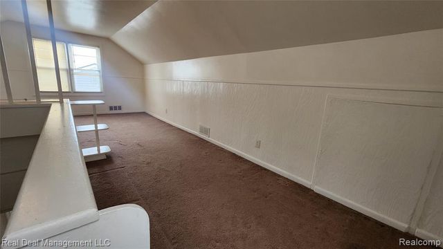 49 E Fairmount Avenue, Pontiac, MI 48340