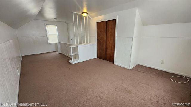 49 E Fairmount Avenue, Pontiac, MI 48340