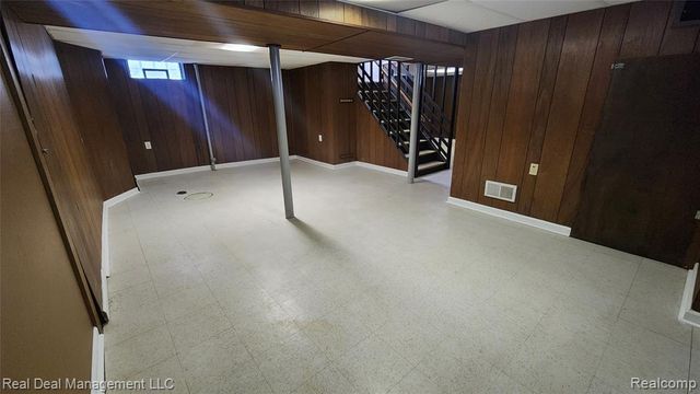 49 E Fairmount Avenue, Pontiac, MI 48340