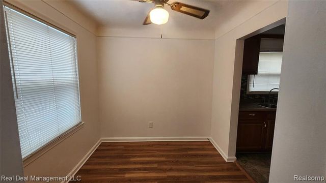 49 E Fairmount Avenue, Pontiac, MI 48340