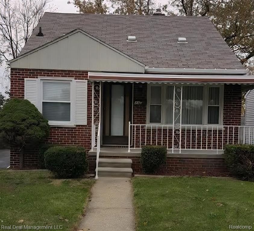 49 E Fairmount Avenue, Pontiac, MI 48340