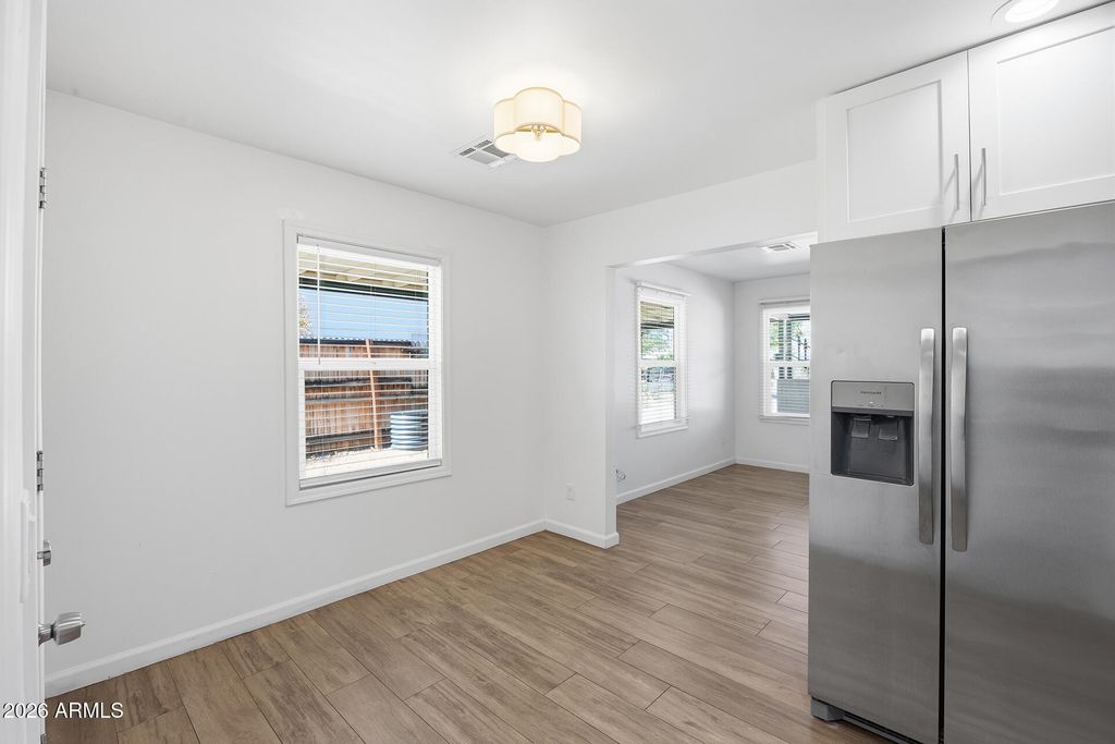 Image 12 of property listing at 1005 E MARIPOSA Street, Phoenix, AZ 85014