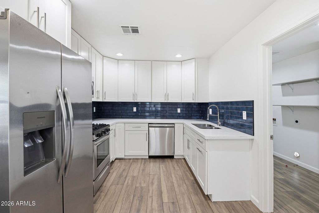 Image 14 of property listing at 1005 E MARIPOSA Street, Phoenix, AZ 85014