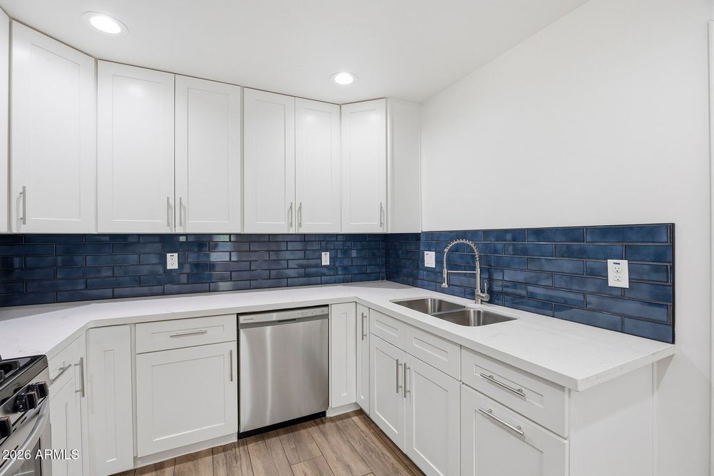 Image 15 of property listing at 1005 E MARIPOSA Street, Phoenix, AZ 85014