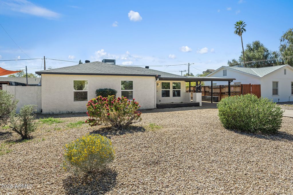 Image 3 of property listing at 1005 E MARIPOSA Street, Phoenix, AZ 85014
