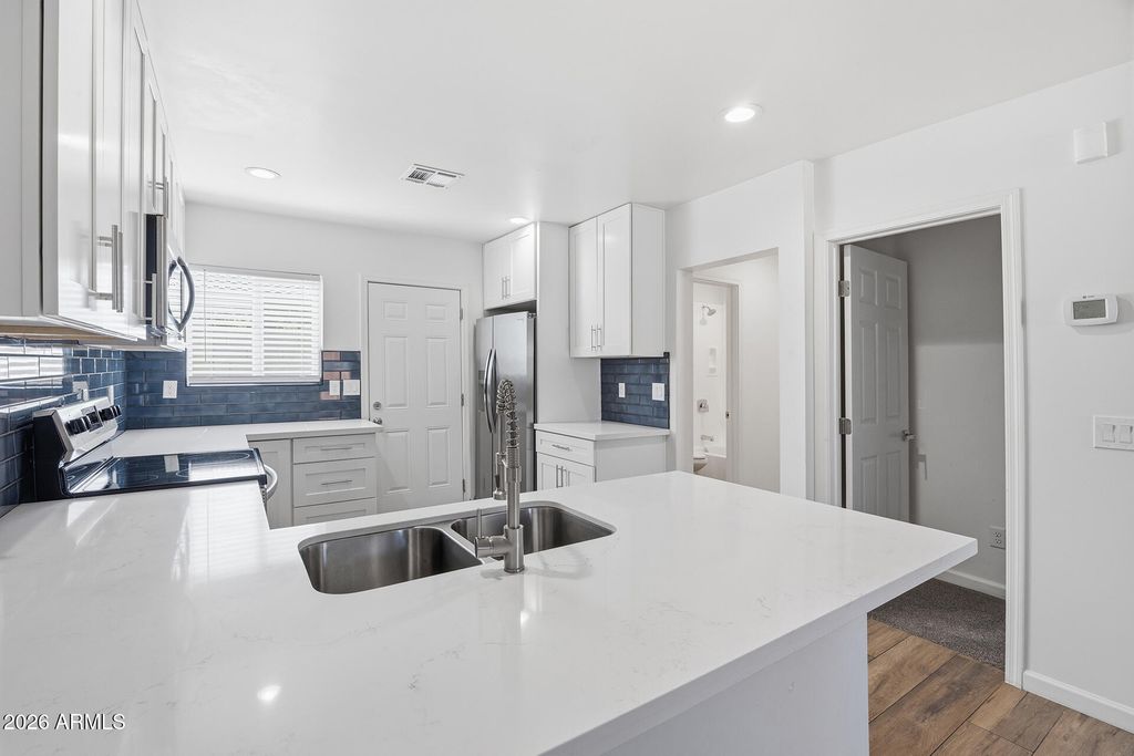 Image 33 of property listing at 1005 E MARIPOSA Street, Phoenix, AZ 85014