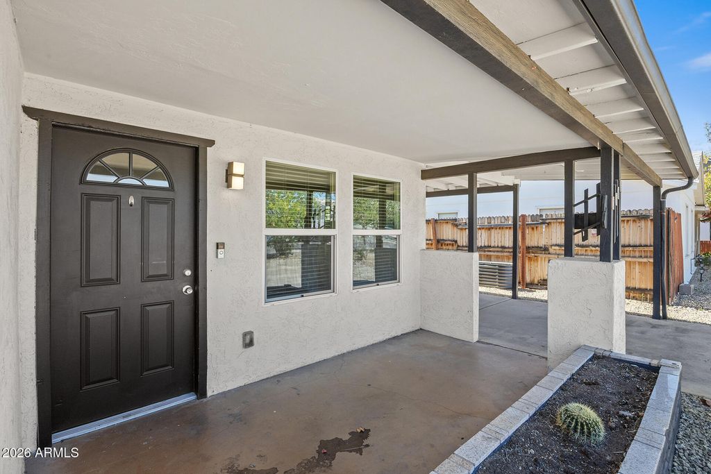 Image 5 of property listing at 1005 E MARIPOSA Street, Phoenix, AZ 85014