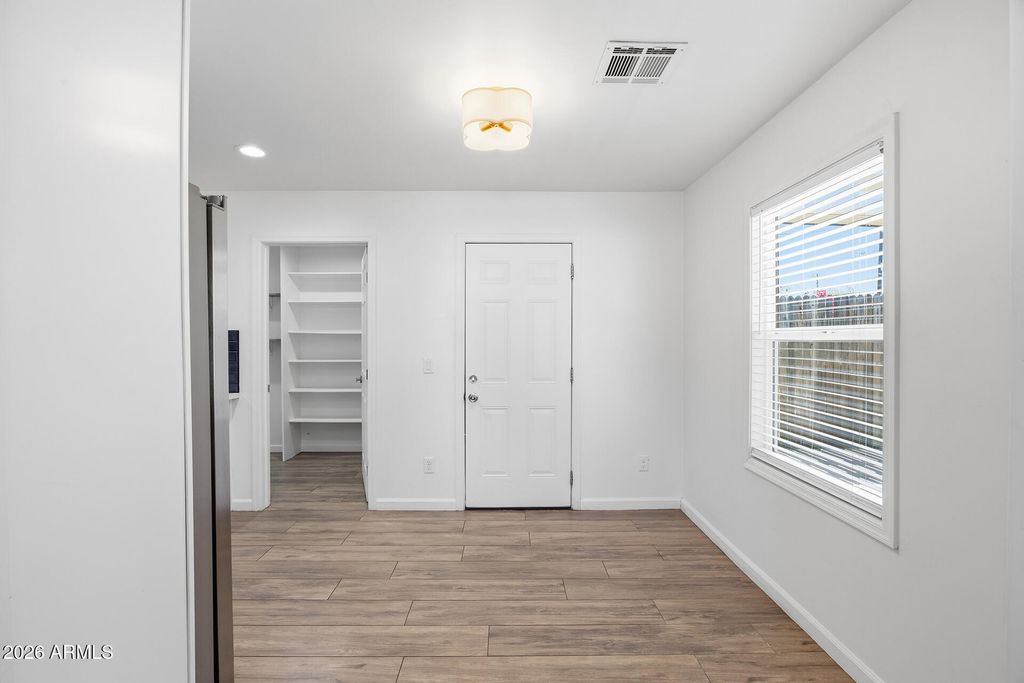 Image 9 of property listing at 1005 E MARIPOSA Street, Phoenix, AZ 85014