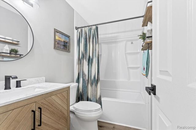 21526 E Chipmunk Trail, Woodhaven, MI 48183