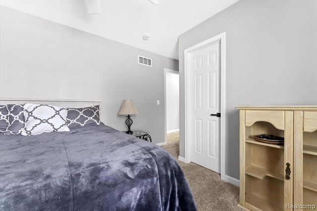 21526 E Chipmunk Trail, Woodhaven, MI 48183