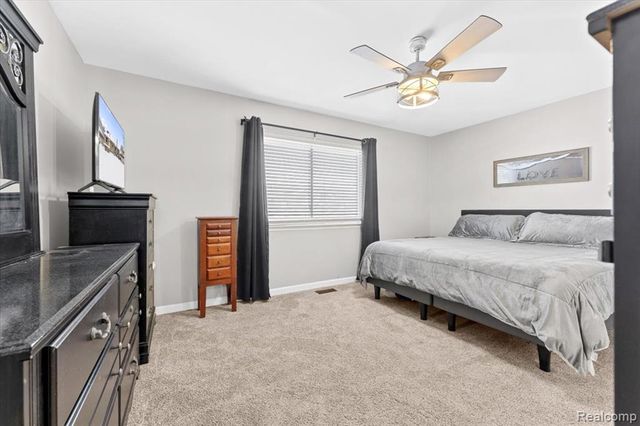 21526 E Chipmunk Trail, Woodhaven, MI 48183