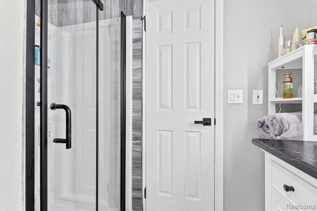 21526 E Chipmunk Trail, Woodhaven, MI 48183