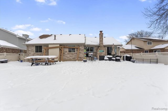 21526 E Chipmunk Trail, Woodhaven, MI 48183