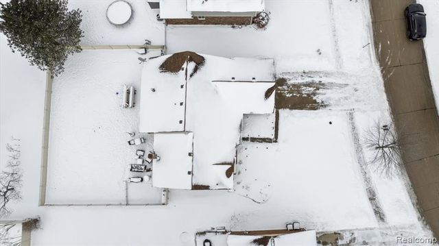 21526 E Chipmunk Trail, Woodhaven, MI 48183