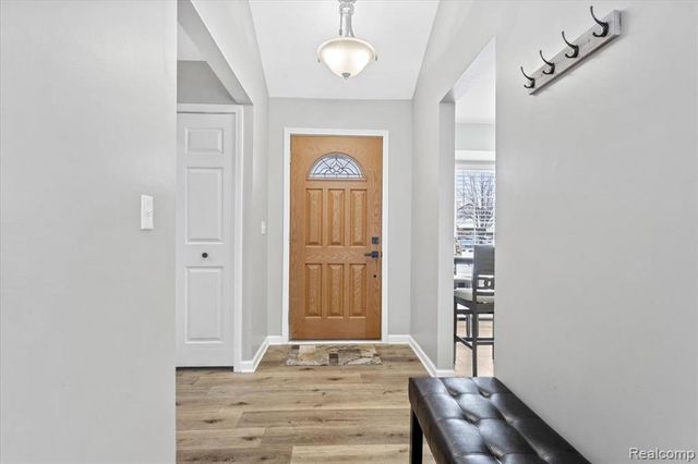 21526 E Chipmunk Trail, Woodhaven, MI 48183