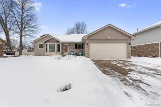 21526 E Chipmunk Trail, Woodhaven, MI 48183