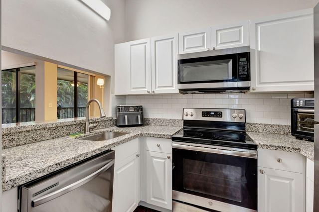 5450 Verona Drive L, Boynton Beach, FL 33437
