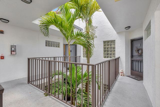 5450 Verona Drive L, Boynton Beach, FL 33437
