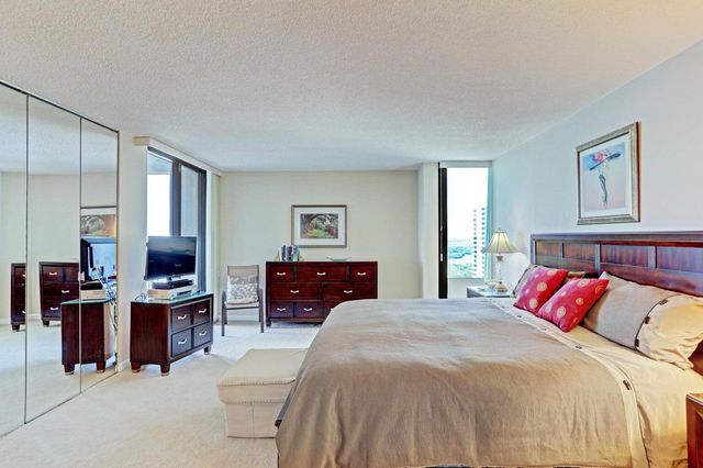 5510 N Ocean Drive 17d, Singer Island, FL 33404