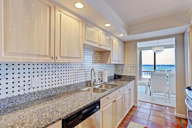 5510 N Ocean Drive 17d, Singer Island, FL 33404
