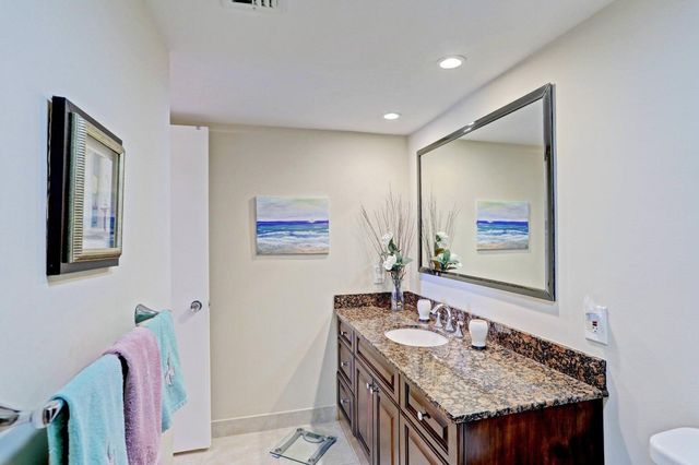5510 N Ocean Drive 17d, Singer Island, FL 33404