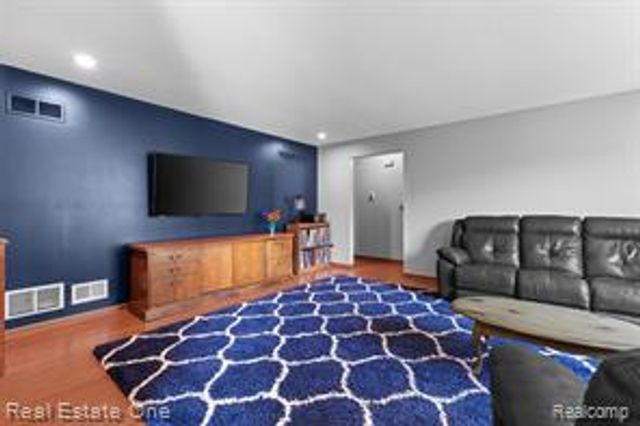 38563 Palm Meadow Drive, Clinton Township, MI 48036