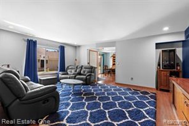 38563 Palm Meadow Drive, Clinton Township, MI 48036