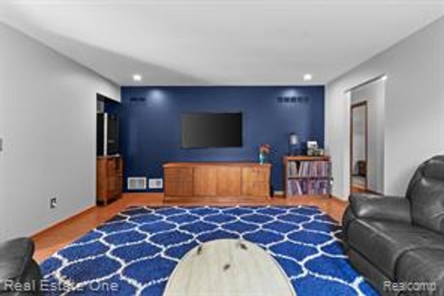38563 Palm Meadow Drive, Clinton Township, MI 48036