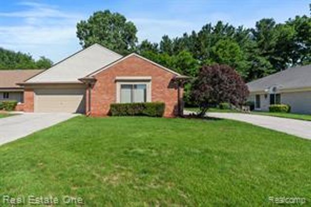 38563 Palm Meadow Drive, Clinton Township, MI 48036