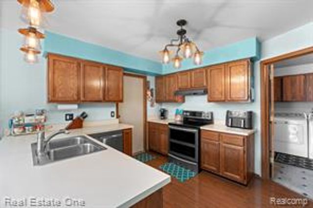 38563 Palm Meadow Drive, Clinton Township, MI 48036
