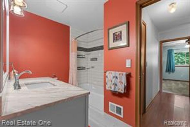 38563 Palm Meadow Drive, Clinton Township, MI 48036