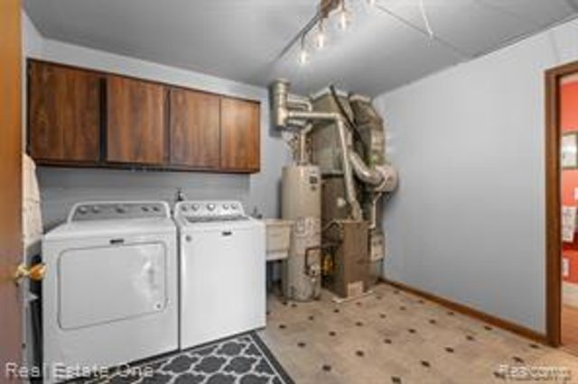 38563 Palm Meadow Drive, Clinton Township, MI 48036