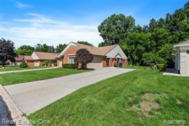 38563 Palm Meadow Drive, Clinton Township, MI 48036
