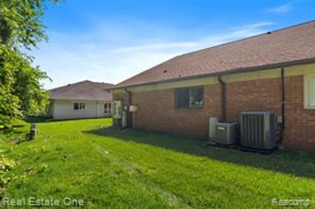 38563 Palm Meadow Drive, Clinton Township, MI 48036