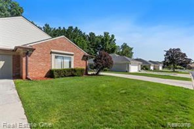 38563 Palm Meadow Drive, Clinton Township, MI 48036