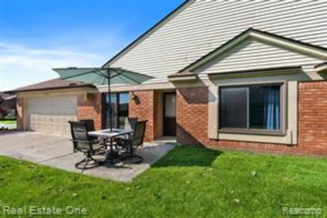 38563 Palm Meadow Drive, Clinton Township, MI 48036