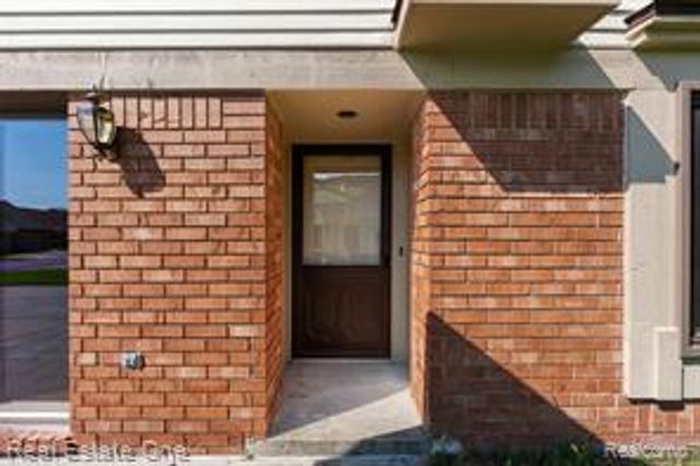 38563 Palm Meadow Drive, Clinton Township, MI 48036
