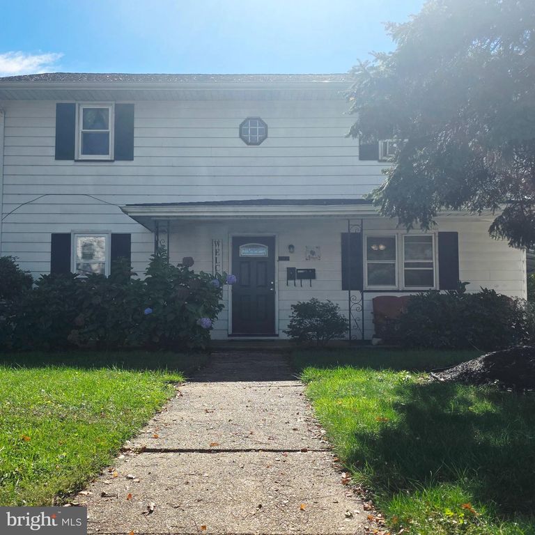 312 CONOVER ST, BURLINGTON, NJ 08016 — photo 2